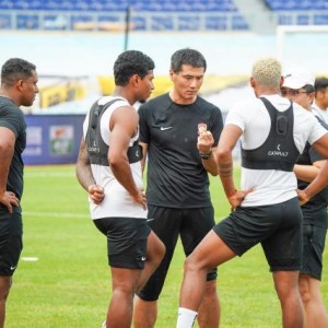 B体育官方网站-邵佳一首秀重逢国足前队友 西海岸后防顽疾待解决